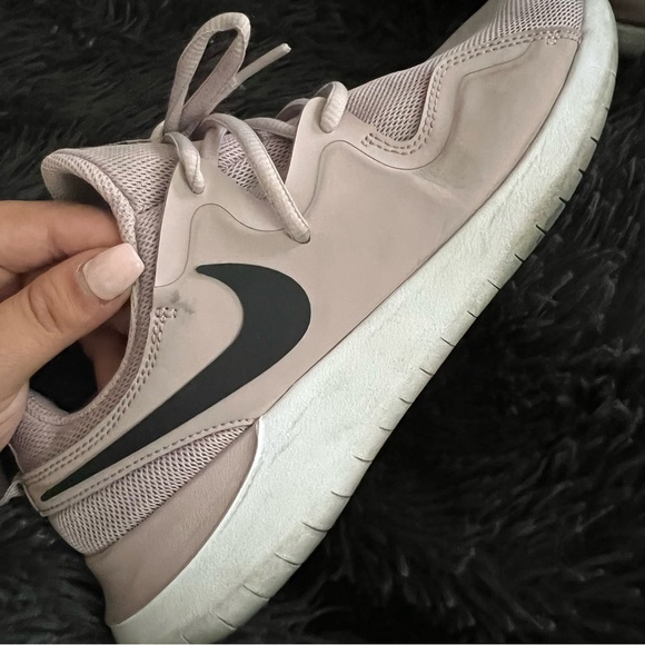 Nike Blush Pink Mauve Lavender Running shoes - Picture 4 of 6